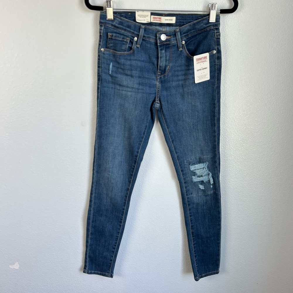 Signature Levi Strauss Super Skinny Distressed Jeans